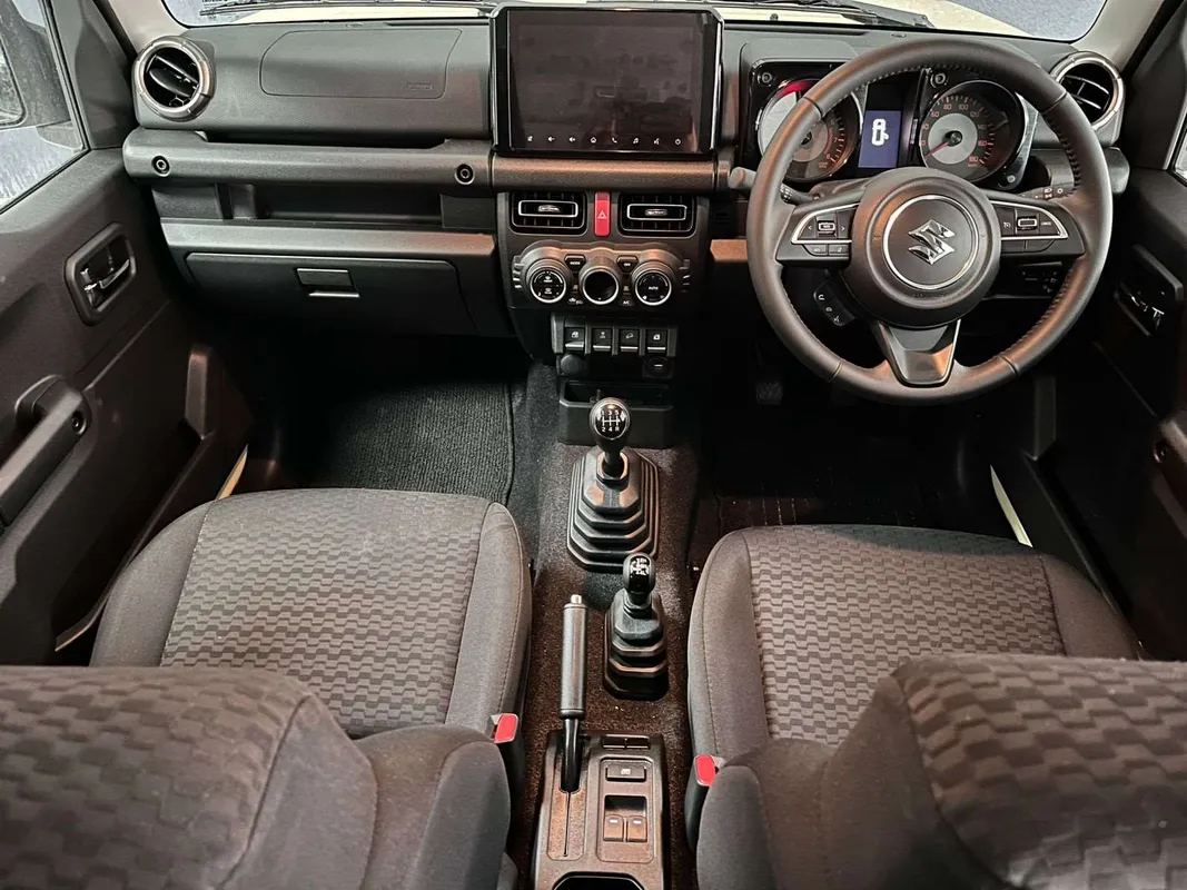Suzuki Jimny 1.5 GLX 5Dr - Image 4