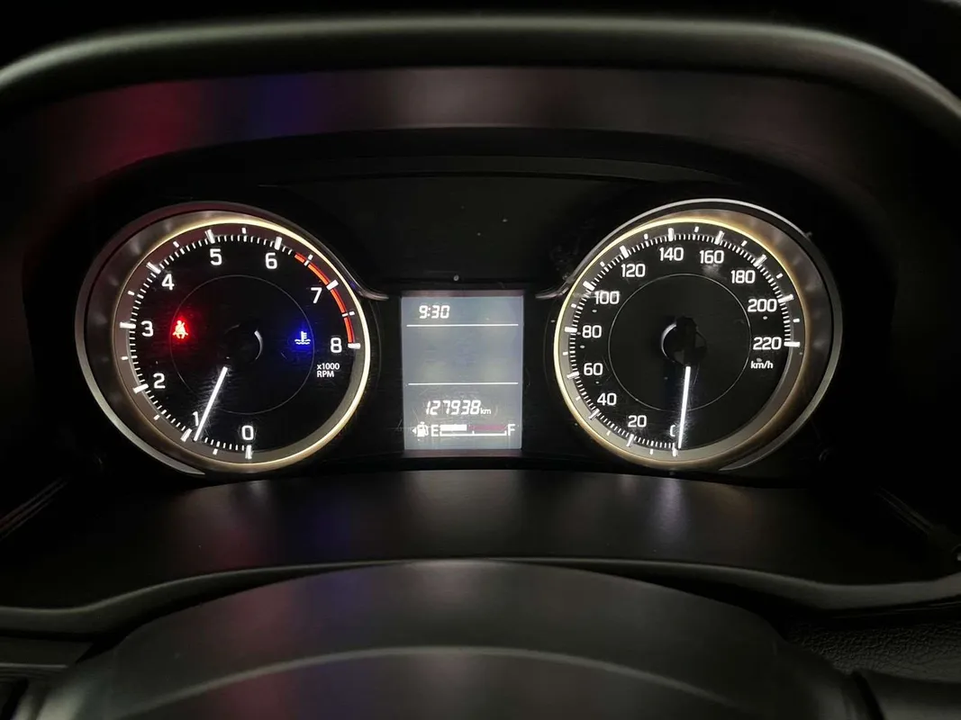 Suzuki Ertiga 1.5 GA MT - Image 4