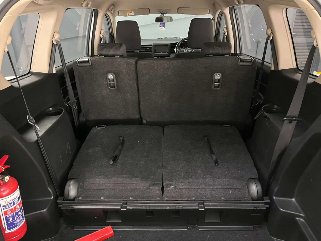 Suzuki Ertiga 1.5 GA MT - Image 7