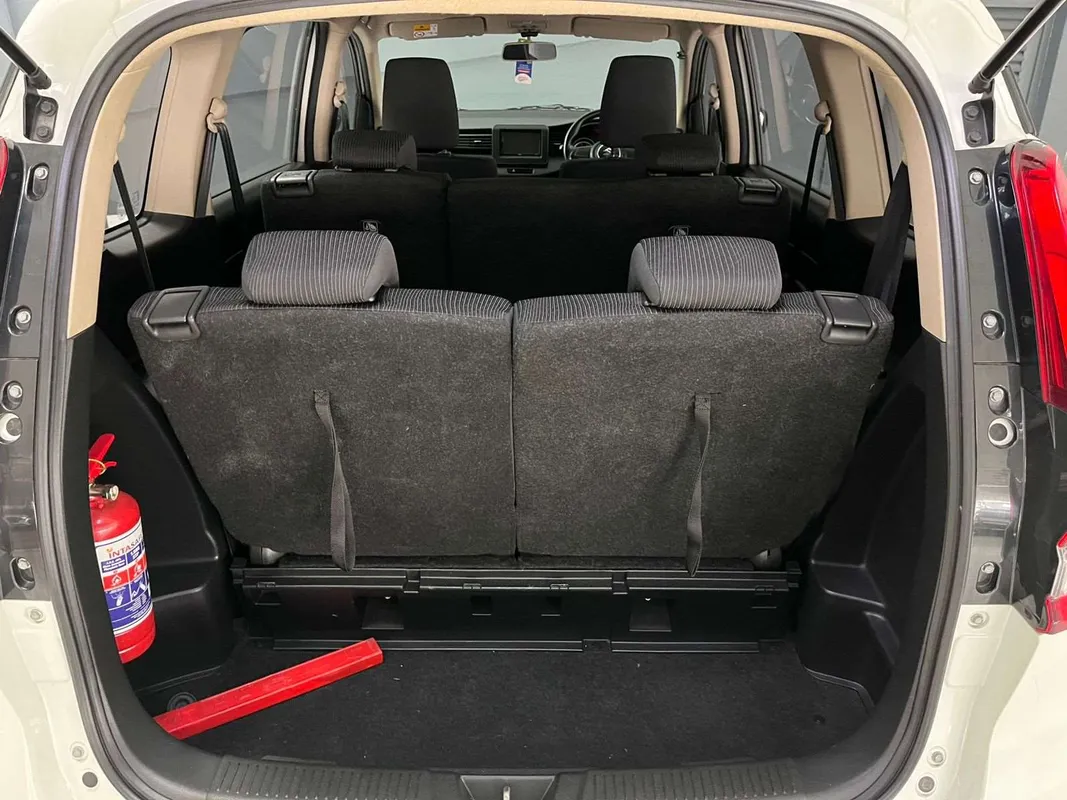 Suzuki Ertiga 1.5 GA MT - Image 8