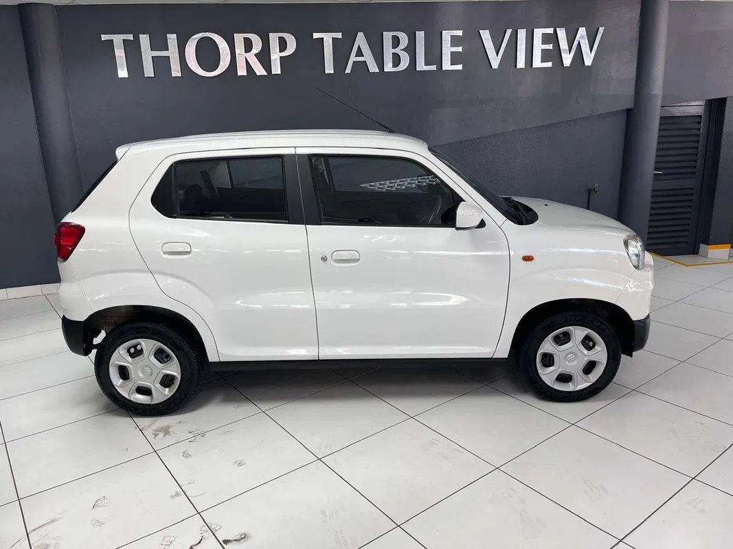 Suzuki S-Presso 1.0 GL+ - Image 2