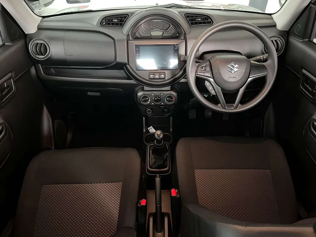 Suzuki S-Presso 1.0 GL+ MT - Image 4