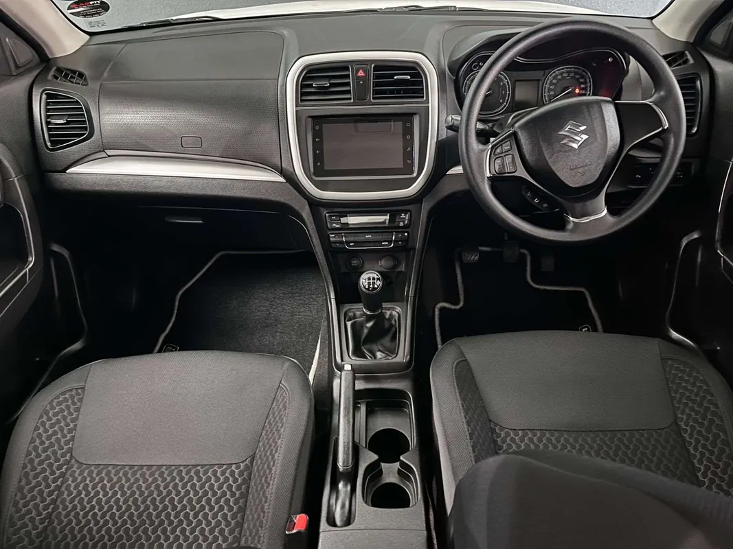 Suzuki Vitara Brezza 1.5 GL - Image 4