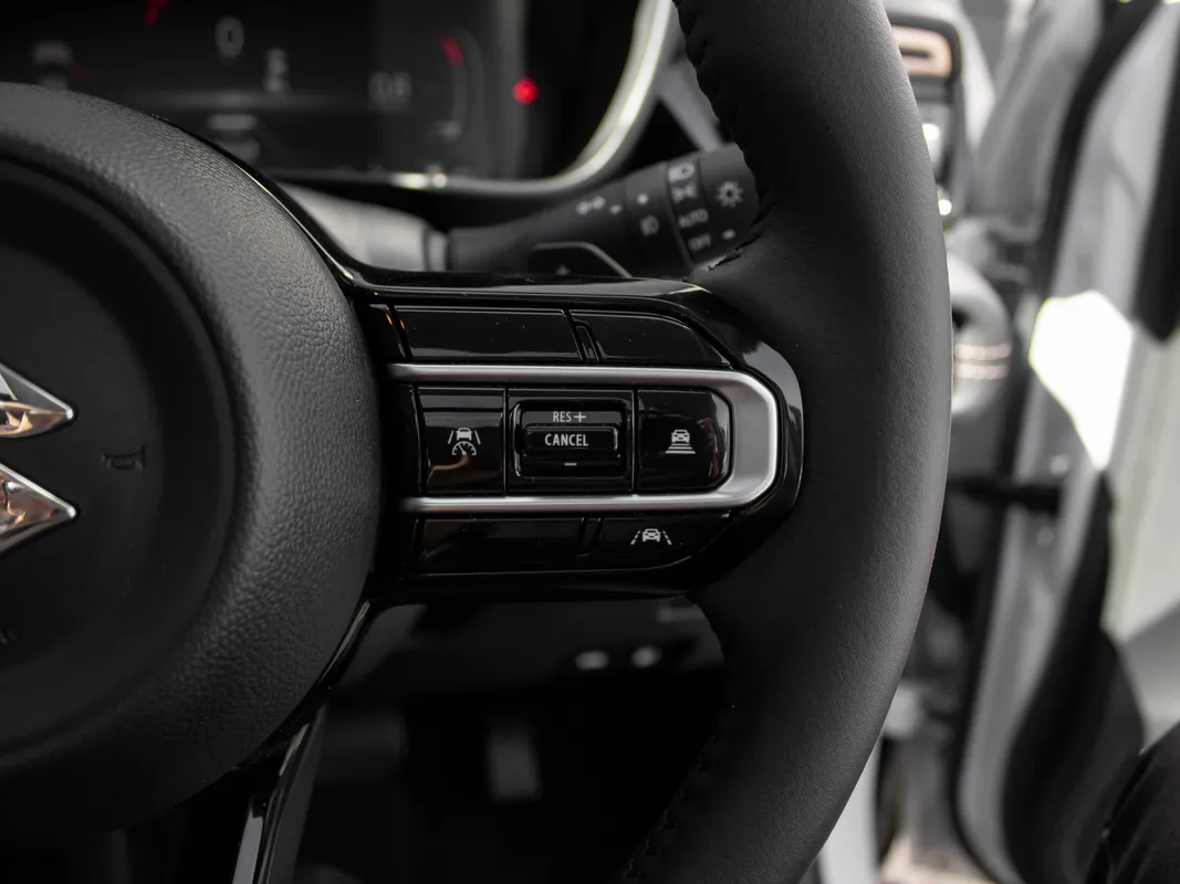 Suzuki Across 1.5i GL 6AT - Image 16