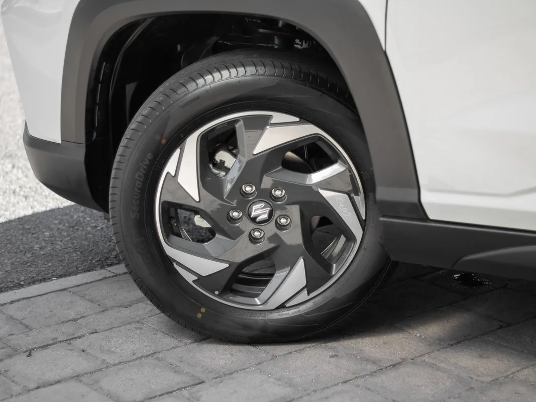 Suzuki Across 1.5i GLX 6AT - Image 8