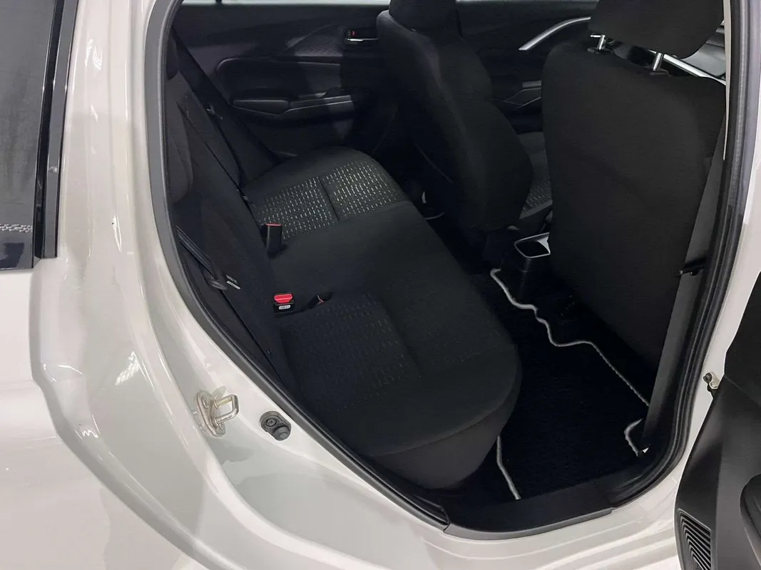 Suzuki Swift 1.2 GL+ MT - Image 7