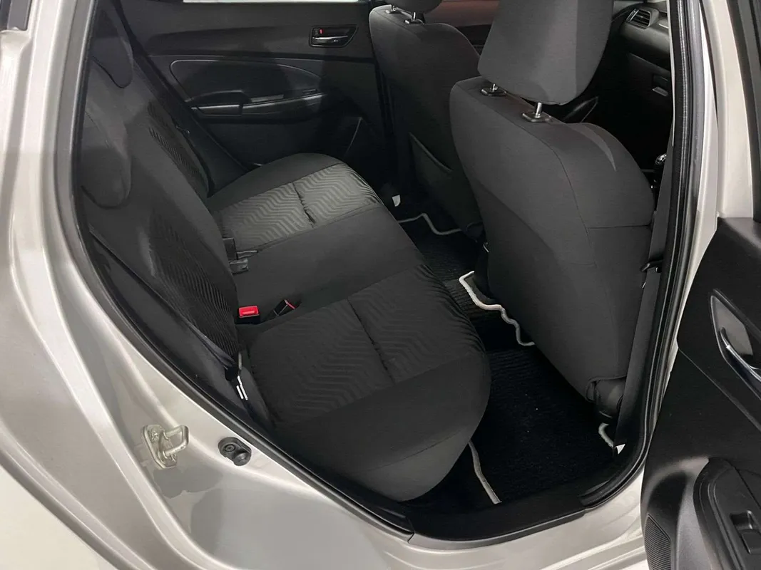 Suzuki Swift 1.2 GLX - Image 7