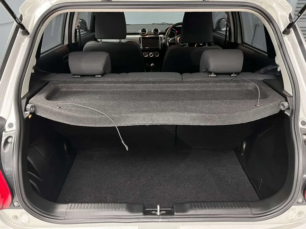 Suzuki Swift 1.2 GLX - Image 8