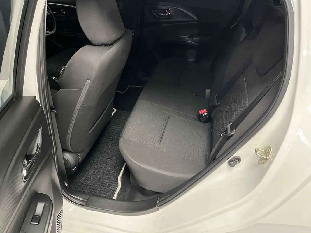 Suzuki Swift 1.2 GL+ MT - Image 8