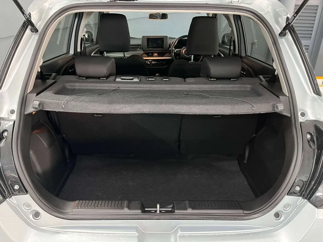 Suzuki Swift 1.2 GL+ CVT - Image 9