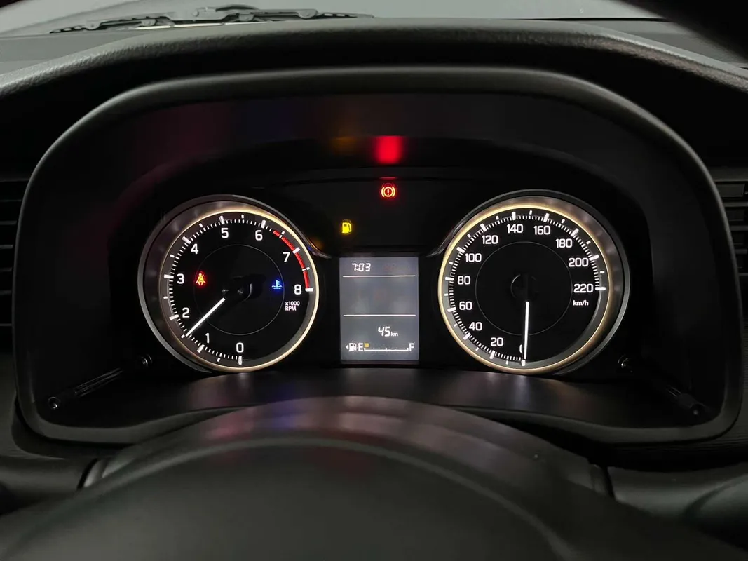 Suzuki Ertiga 1.5 GL MT - Image 4