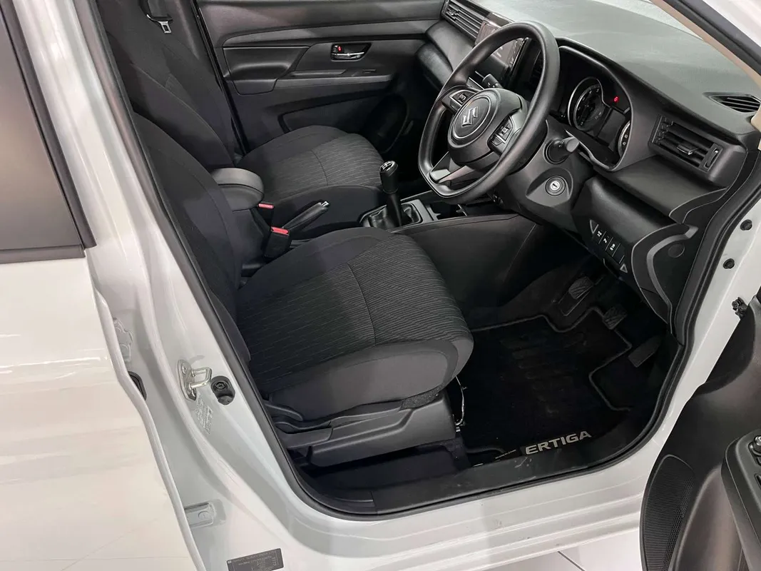 Suzuki Ertiga 1.5 GL MT - Image 7