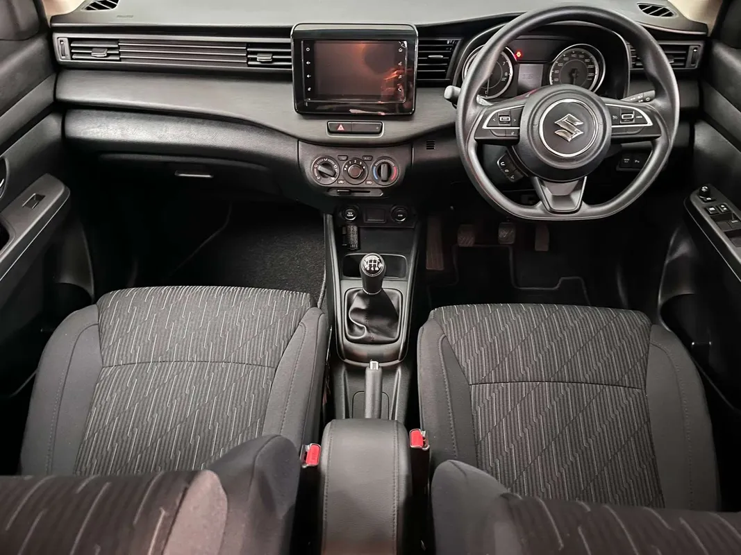 Suzuki Ertiga 1.5 GL MT - Image 8