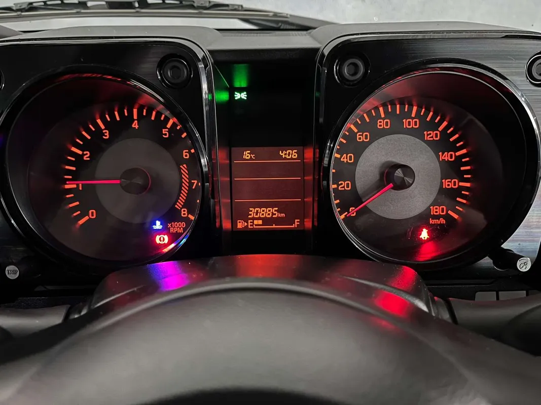 Suzuki Jimny 1.5 GLX MT - Image 6