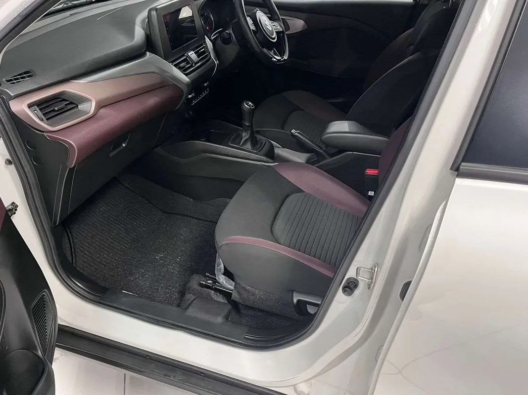 Suzuki Fronx 1.5 GL 4AT - Image 6