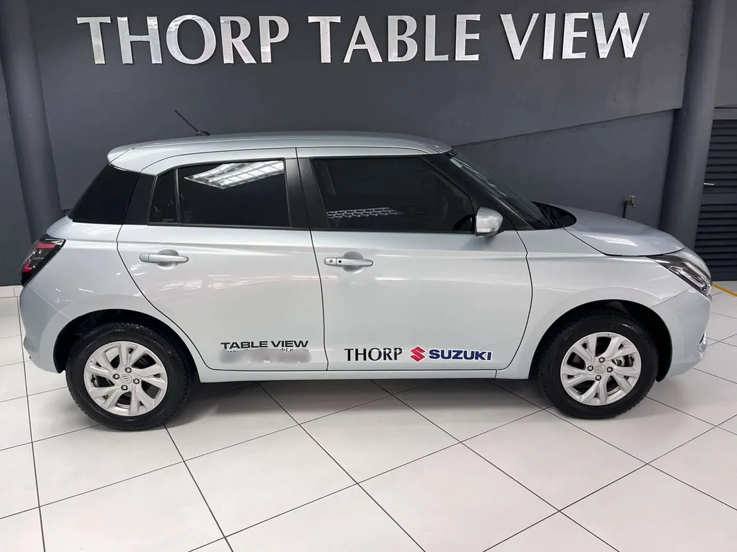 Suzuki Swift 1.2 GLX CVT - Image 2