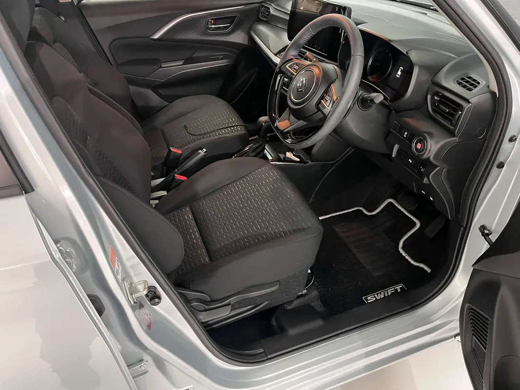 Suzuki Swift 1.2 GLX CVT - Image 7