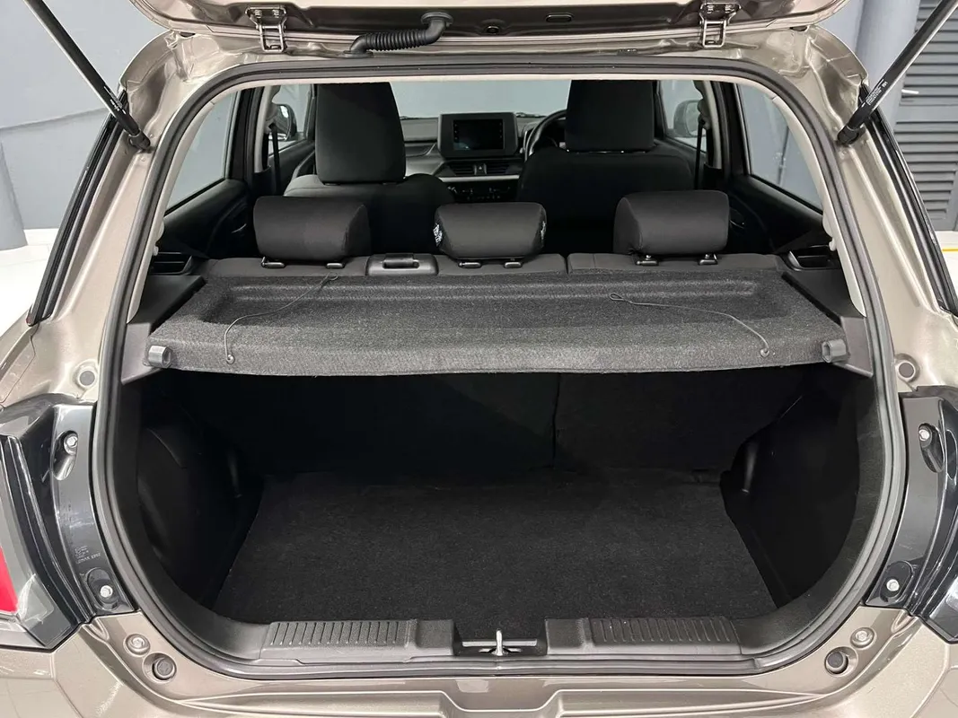 Suzuki Swift 1.2 GL+ MT - Image 9