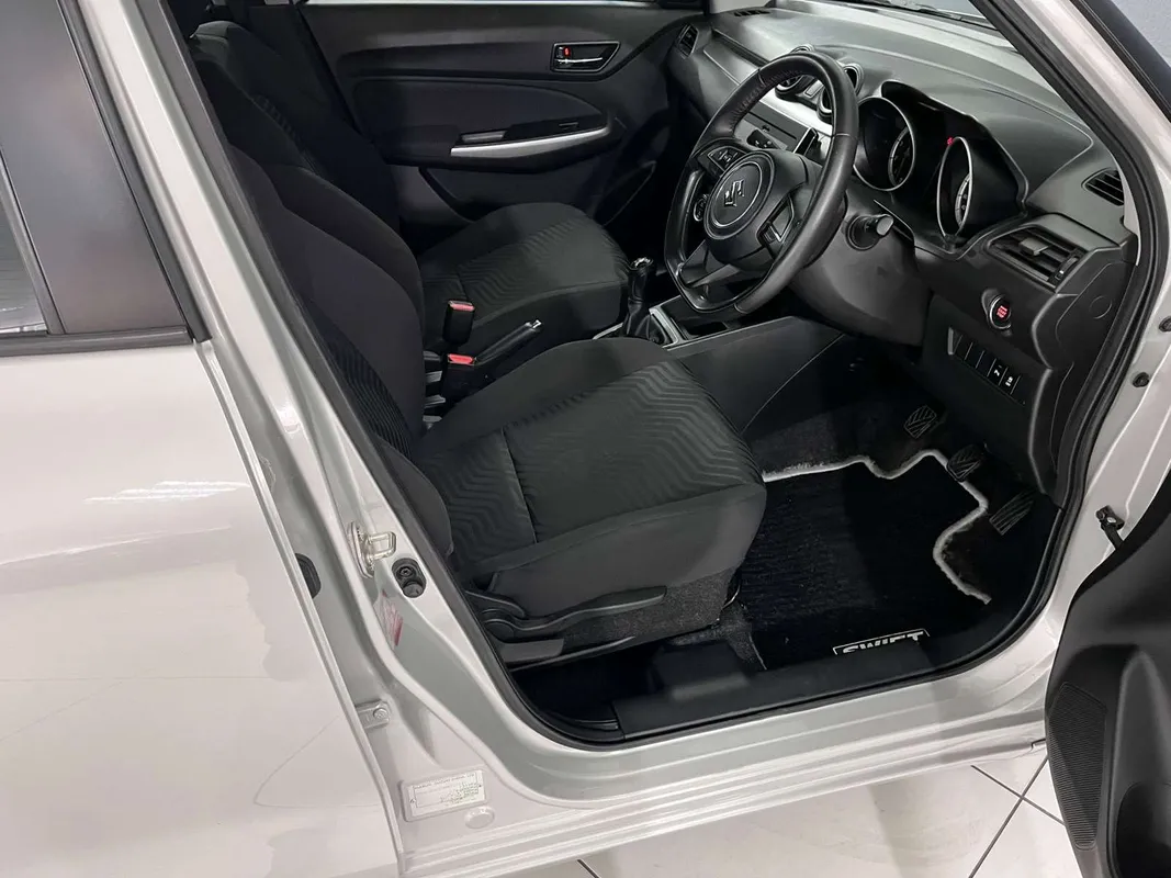 Suzuki Swift 1.2 GLX - Image 8