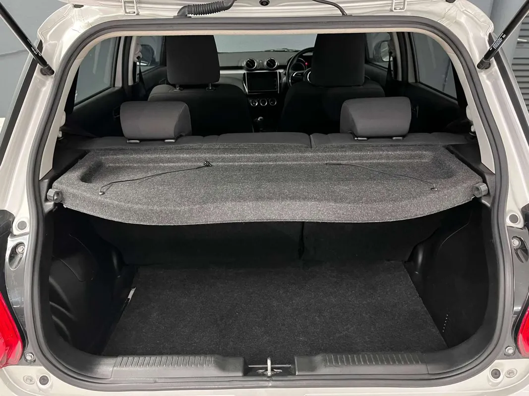 Suzuki Swift 1.2 GLX - Image 9