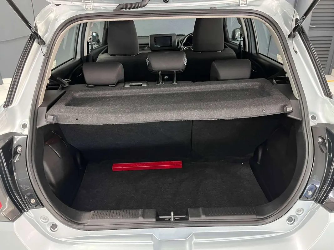 Suzuki Swift 1.2 GL+ MT - Image 9