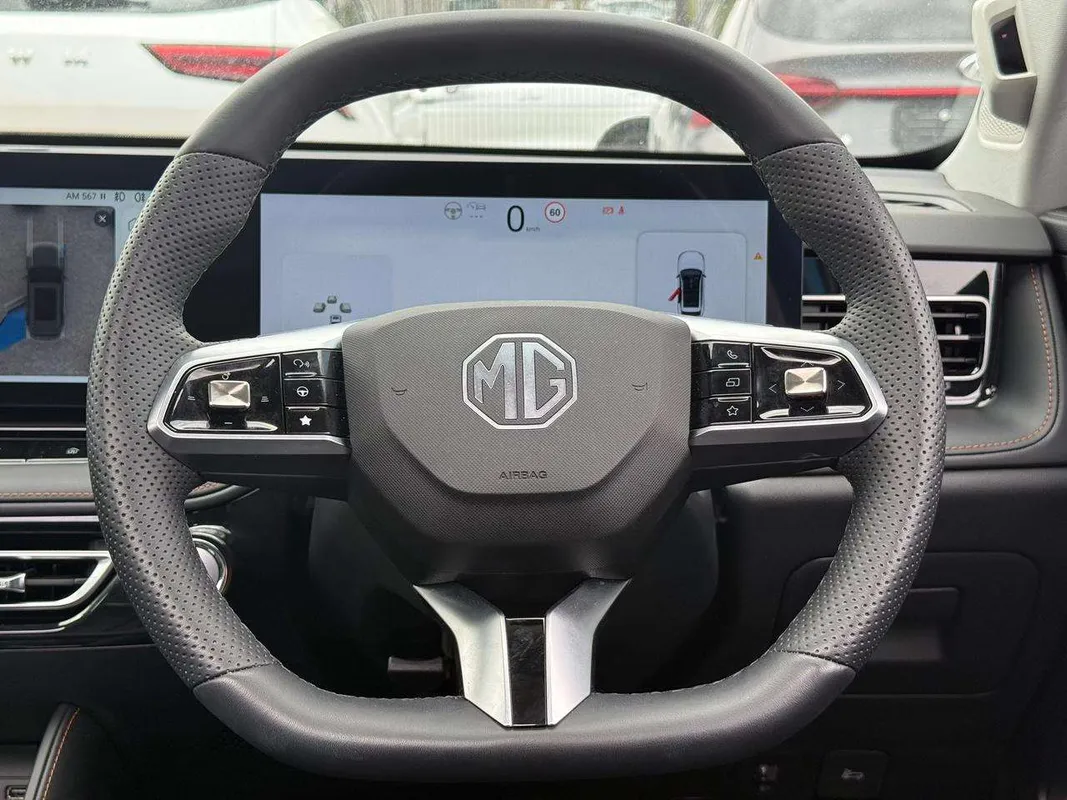 MG HS 1.5T DCT Luxury - Image 10