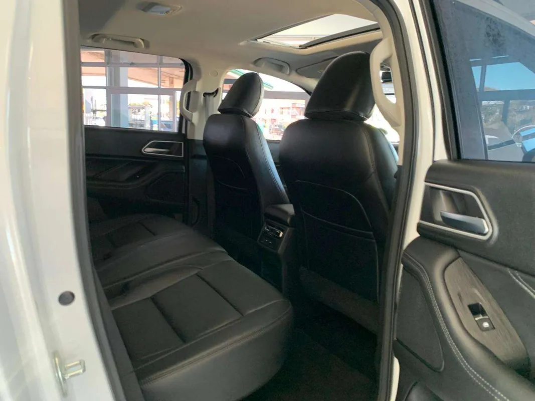 GWM P300 2.4TD LT 4X2 9AT - Image 10