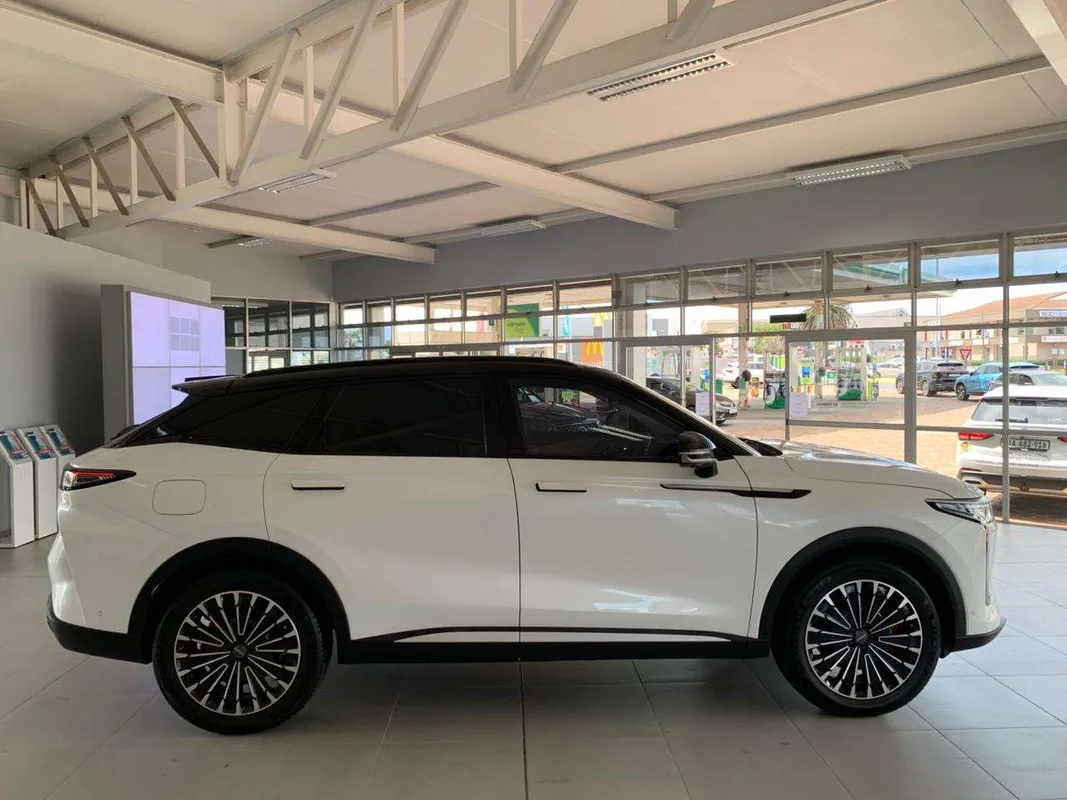 OMODA C9 1.5T AWD PHEV - Image 6