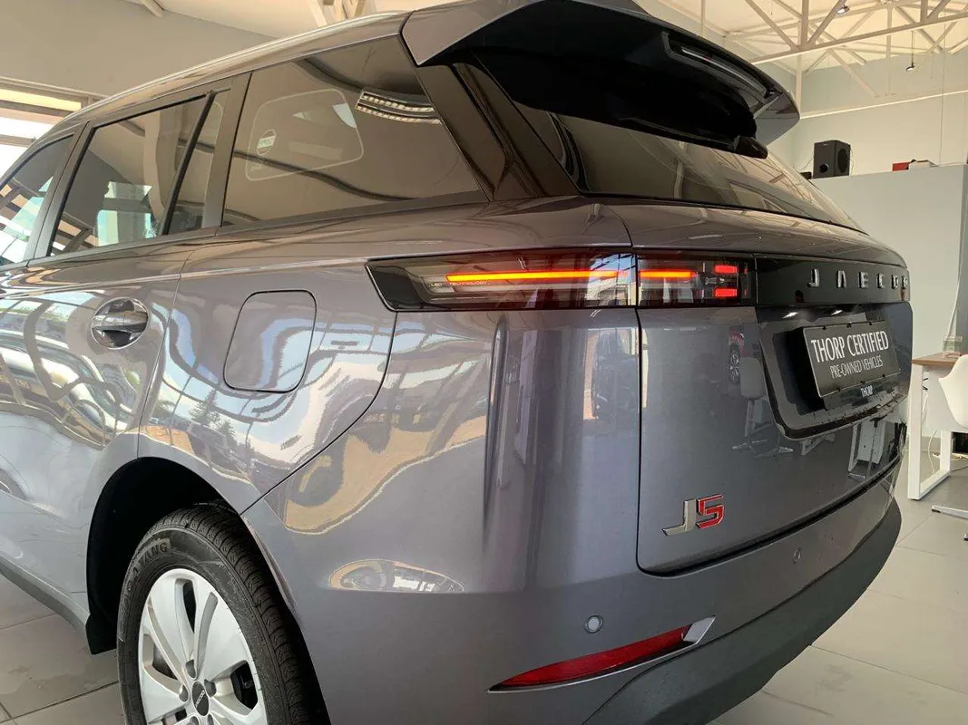 JAECOO J5 1.5T Glacier - Image 5