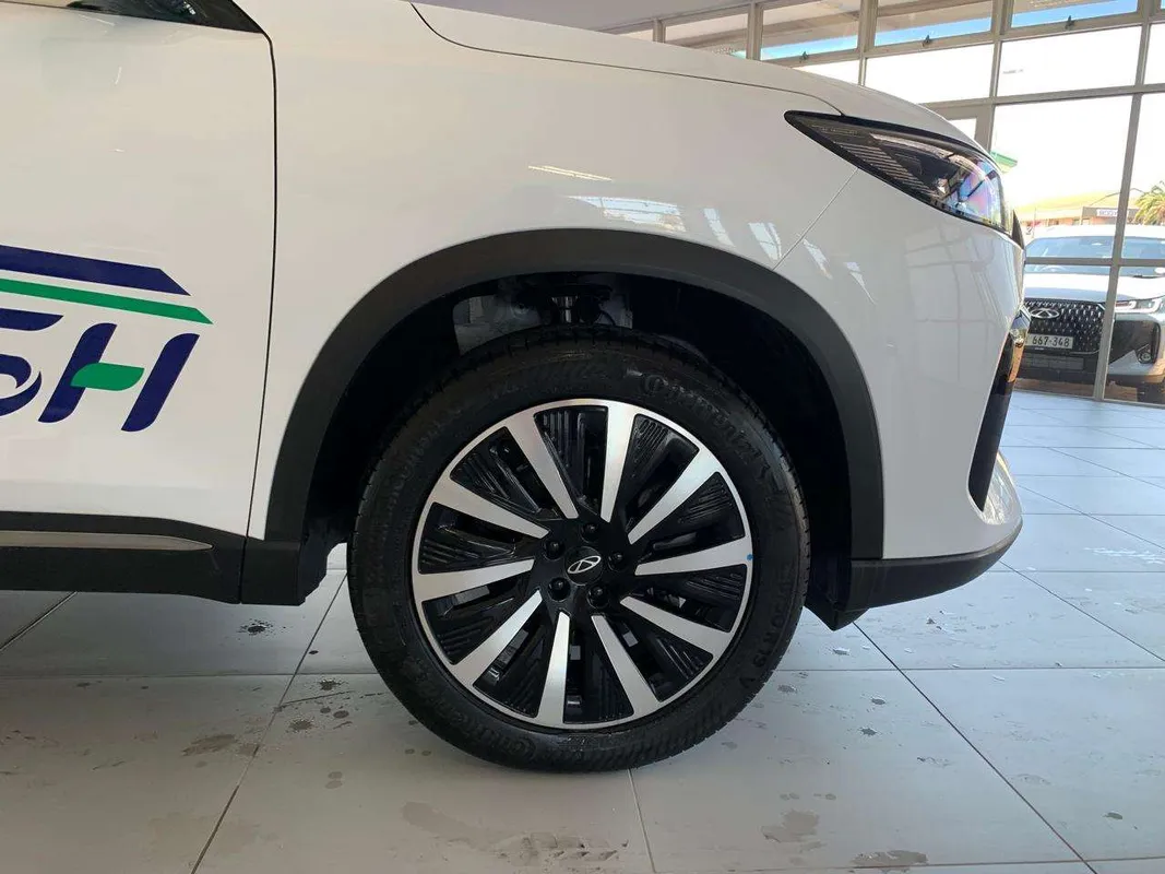 Chery Tiggo 8 1.5T CSH Apex DHT (PHEV) - Image 5