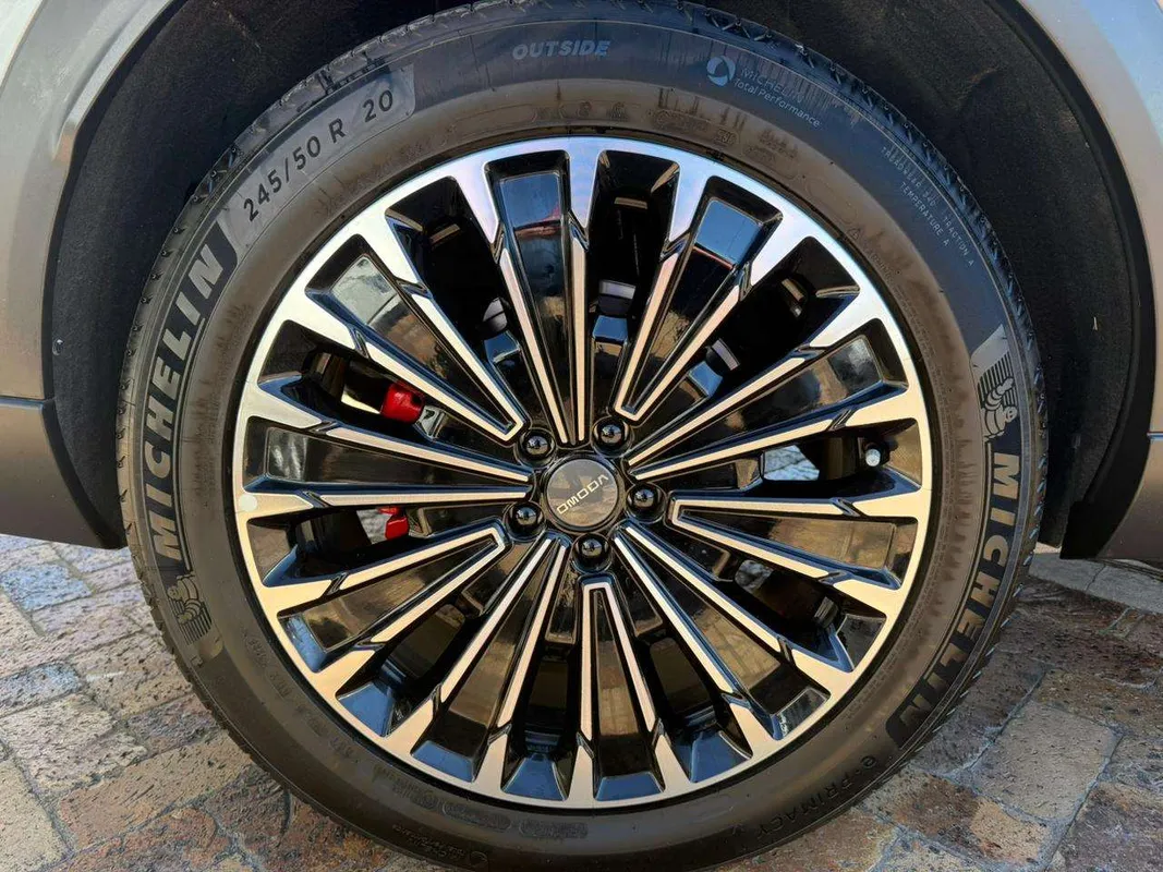 OMODA C9 1.5T AWD PHEV - Image 6