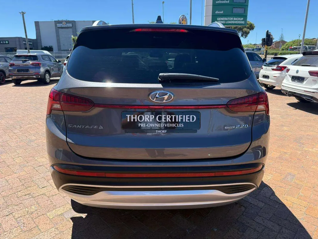 Hyundai Santa-Fe R2.2 AWD Elite DCT (7 Seat) - Image 3