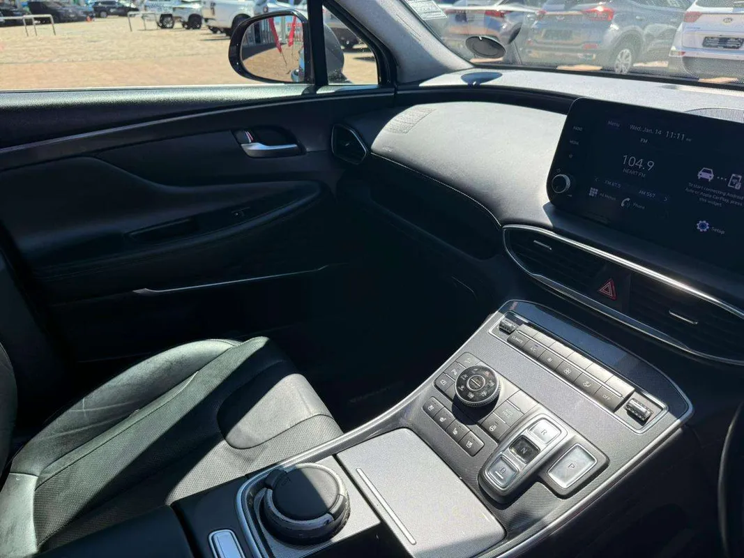 Hyundai Santa-Fe R2.2 AWD Elite DCT (7 Seat) - Image 7