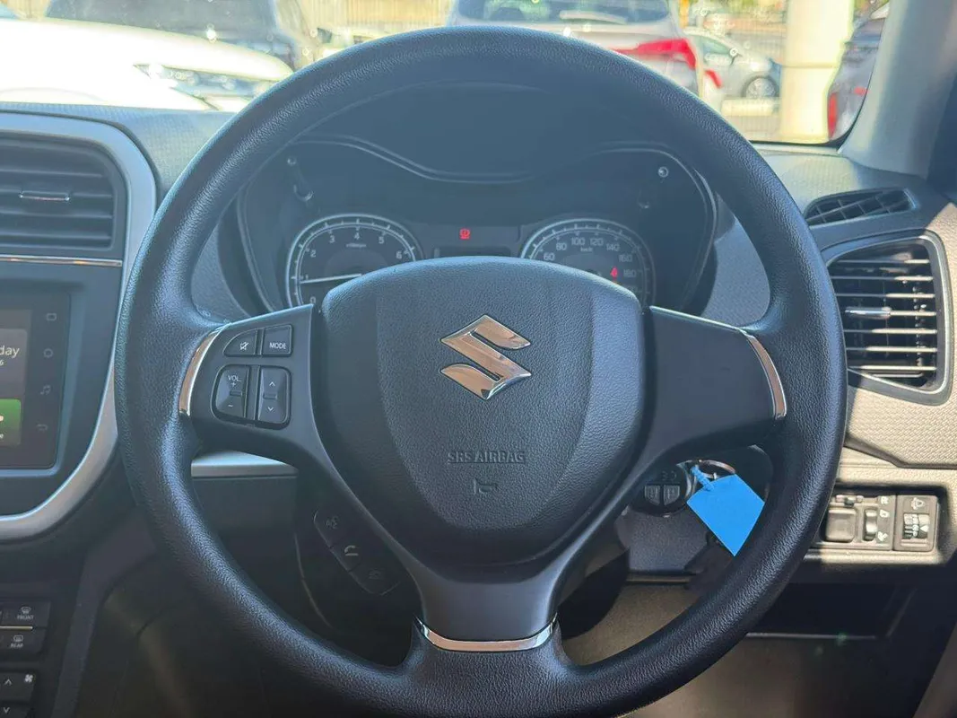 Suzuki Vitara Brezza 1.5 GL A/T - Image 10
