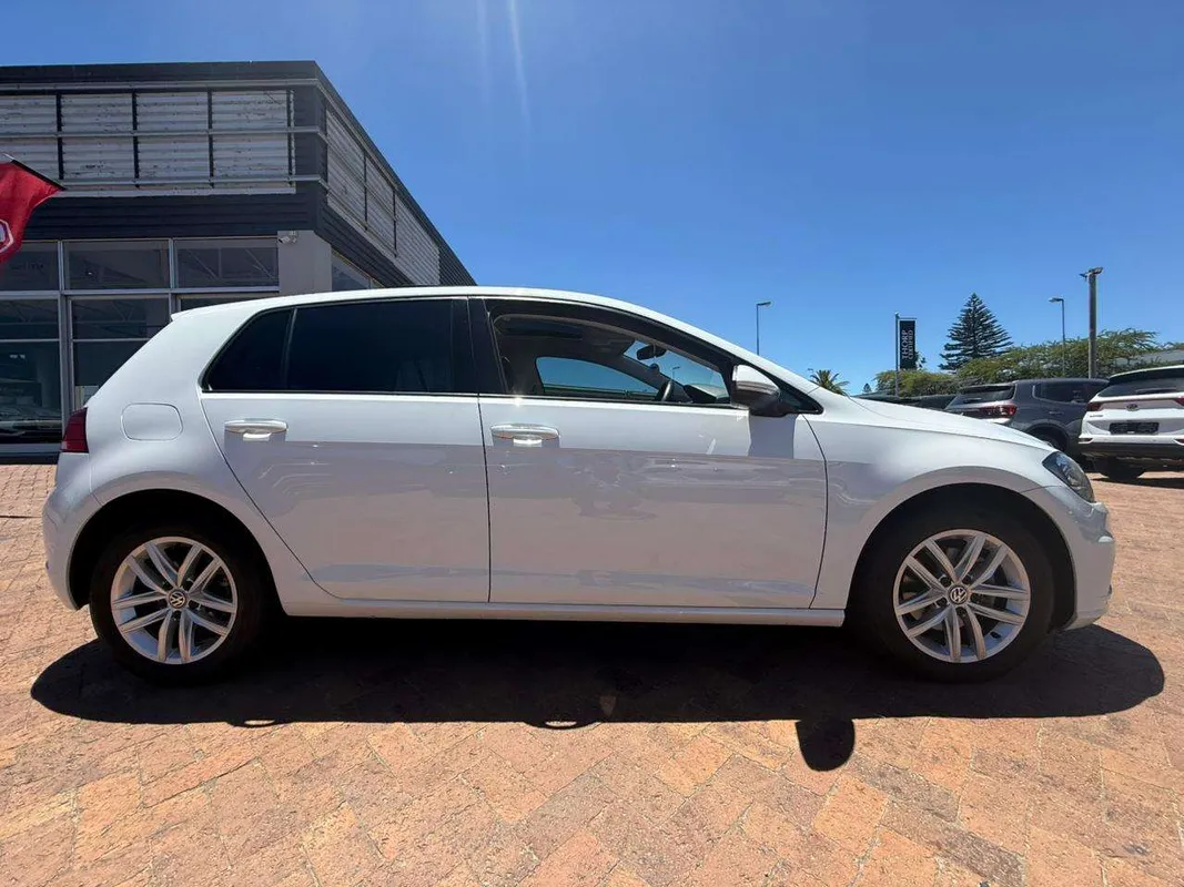 Volkswagen Golf 1.4 TSI Comfortline DSG - Image 5