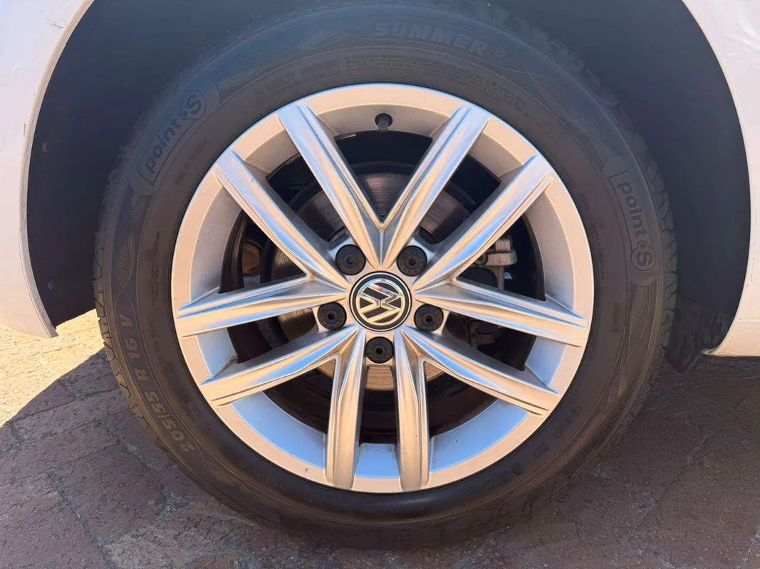 Volkswagen Golf 1.4 TSI Comfortline DSG - Image 6