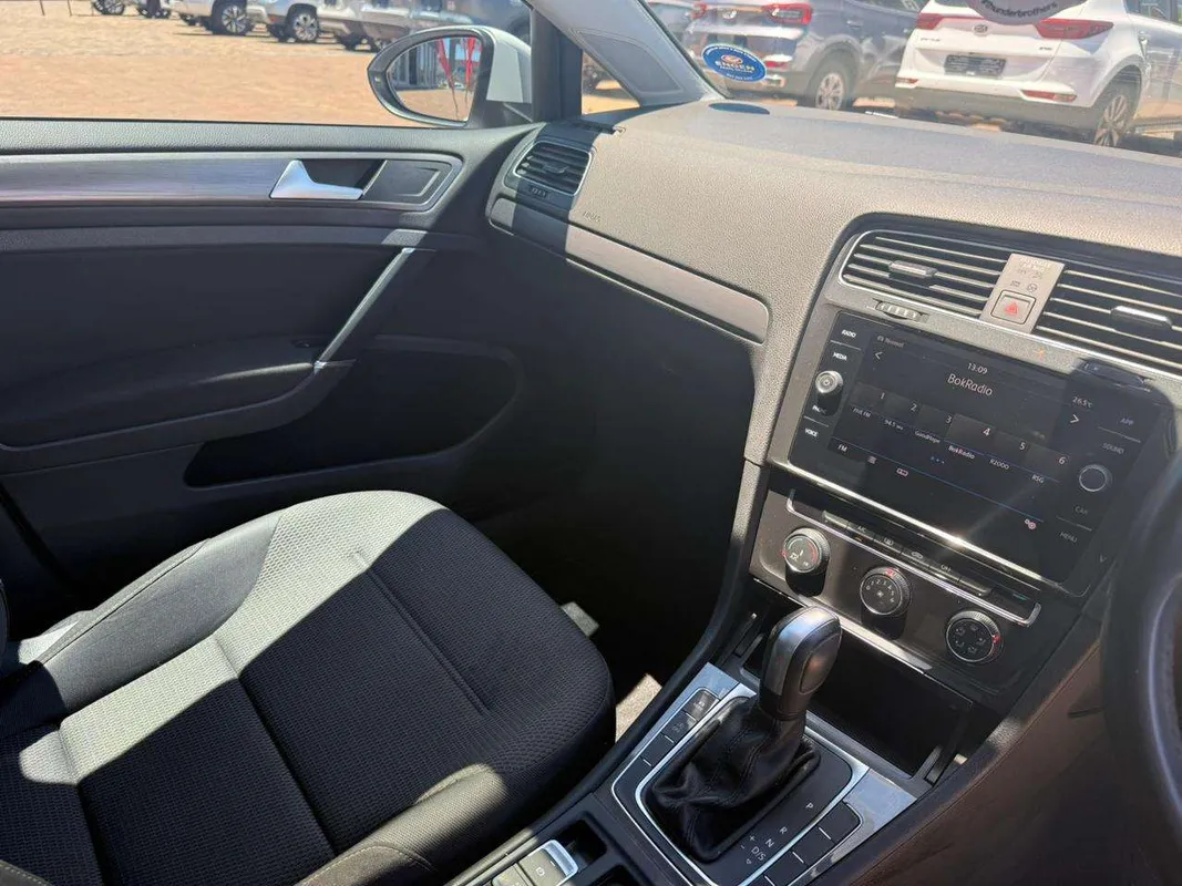 Volkswagen Golf 1.4 TSI Comfortline DSG - Image 8