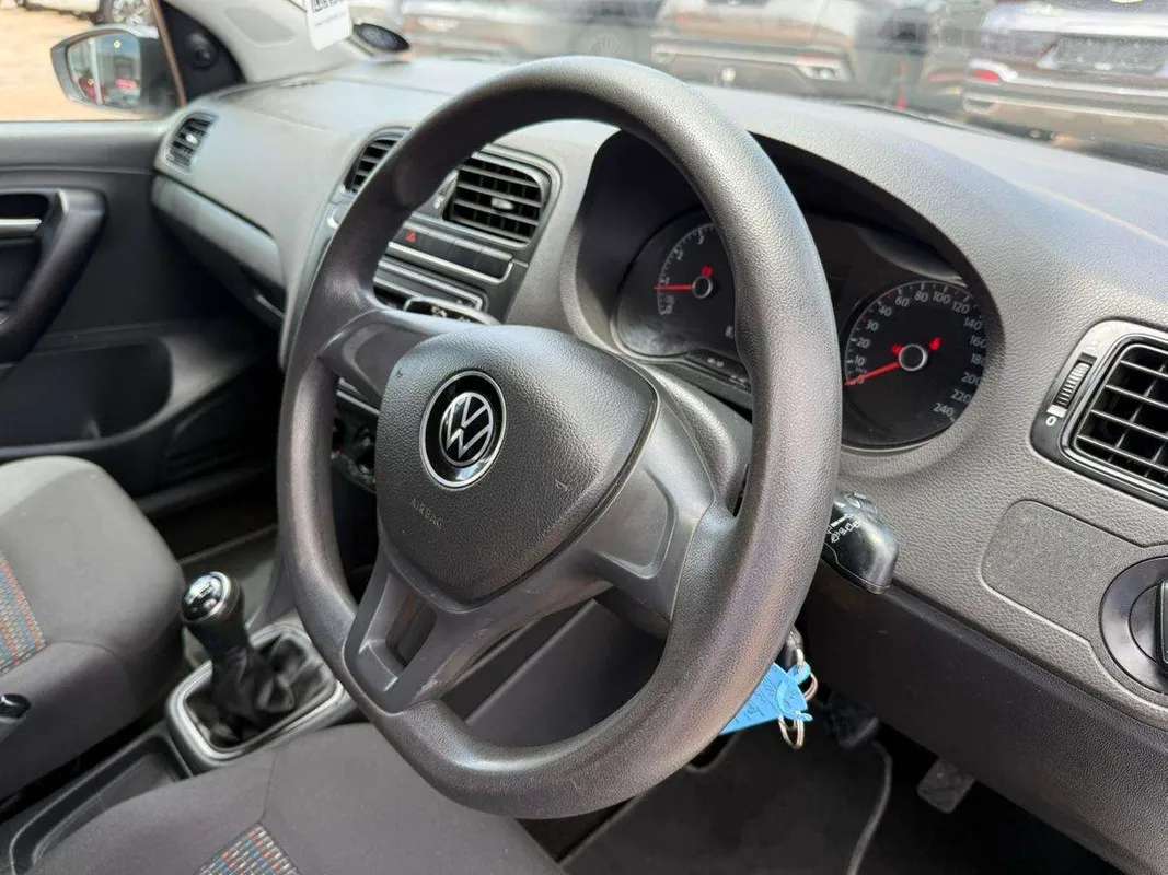 Volkswagen Polo Vivo hatch 1.4 Trendline - Image 9