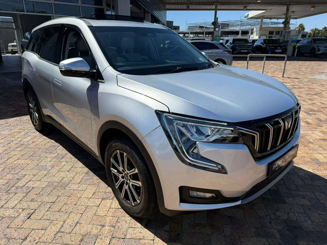 Mahindra XUV700 2.0 6AT AX7 7s