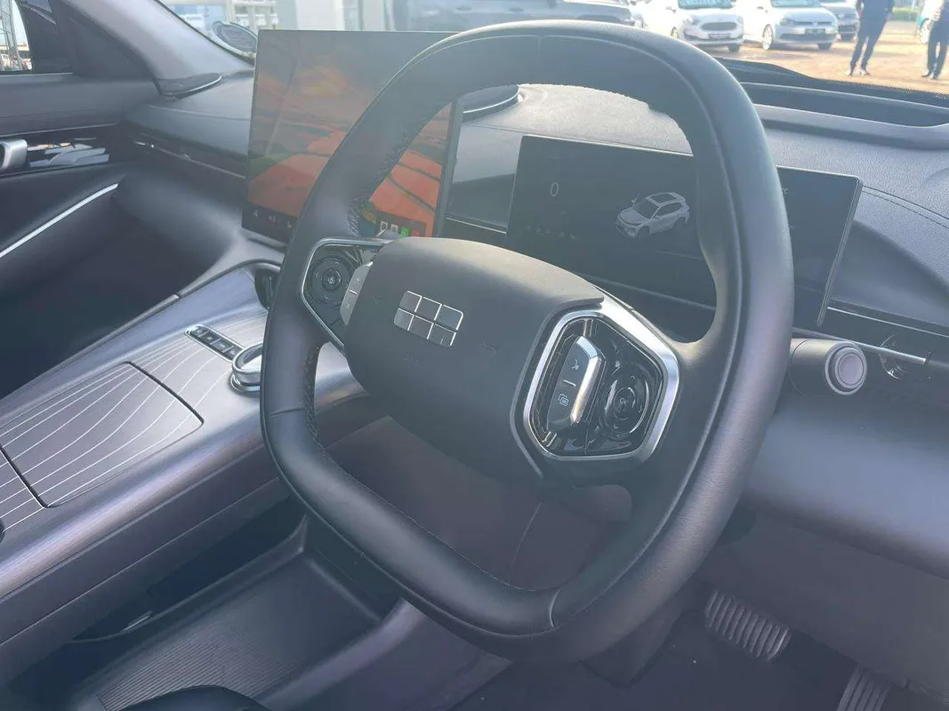 Geely E5 EM-i Apex - Image 12