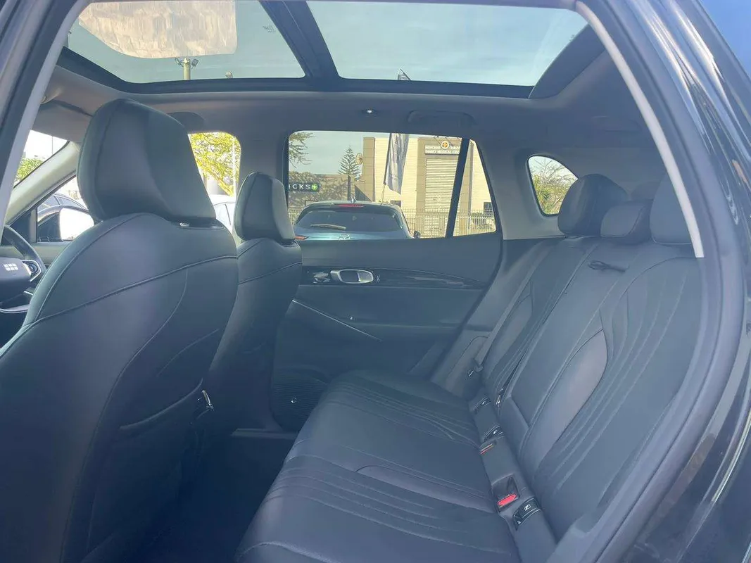 Geely E5 EM-i Apex - Image 13