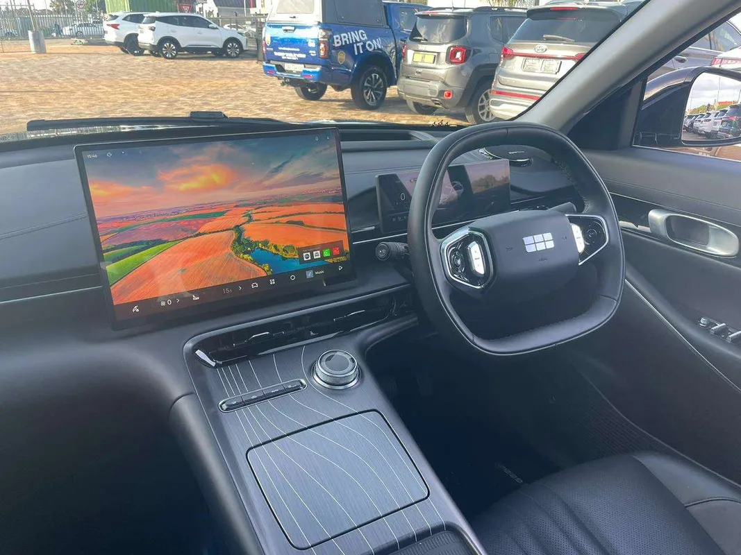 Geely E5 EM-i Apex - Image 14