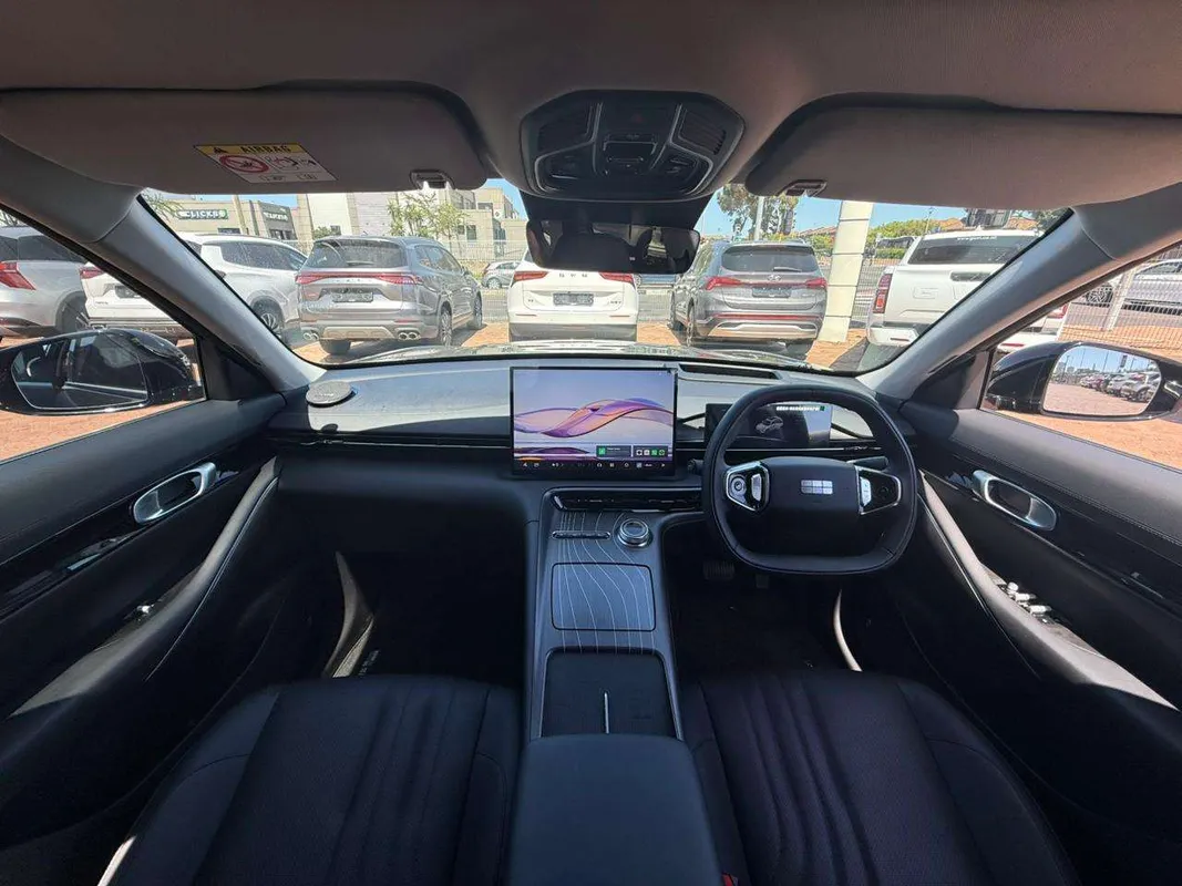 Geely E5 EM-i Apex - Image 10