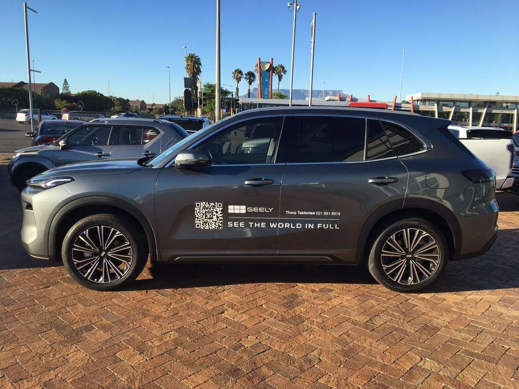 Geely E5 EM-i Apex - Image 5