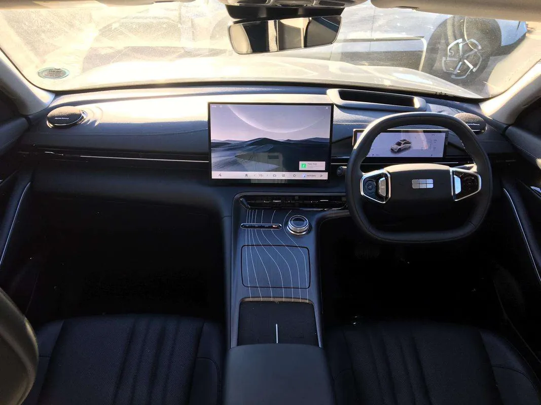 Geely E5 EM-i Apex - Image 10