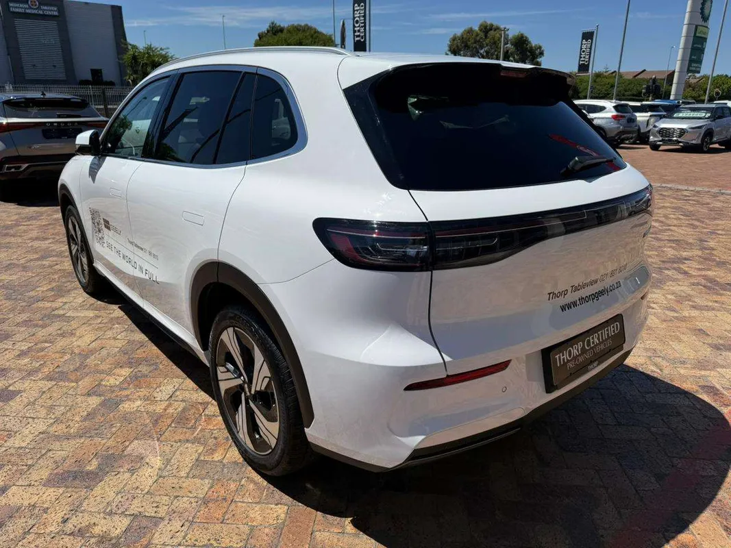 Geely E5 Apex - Image 4