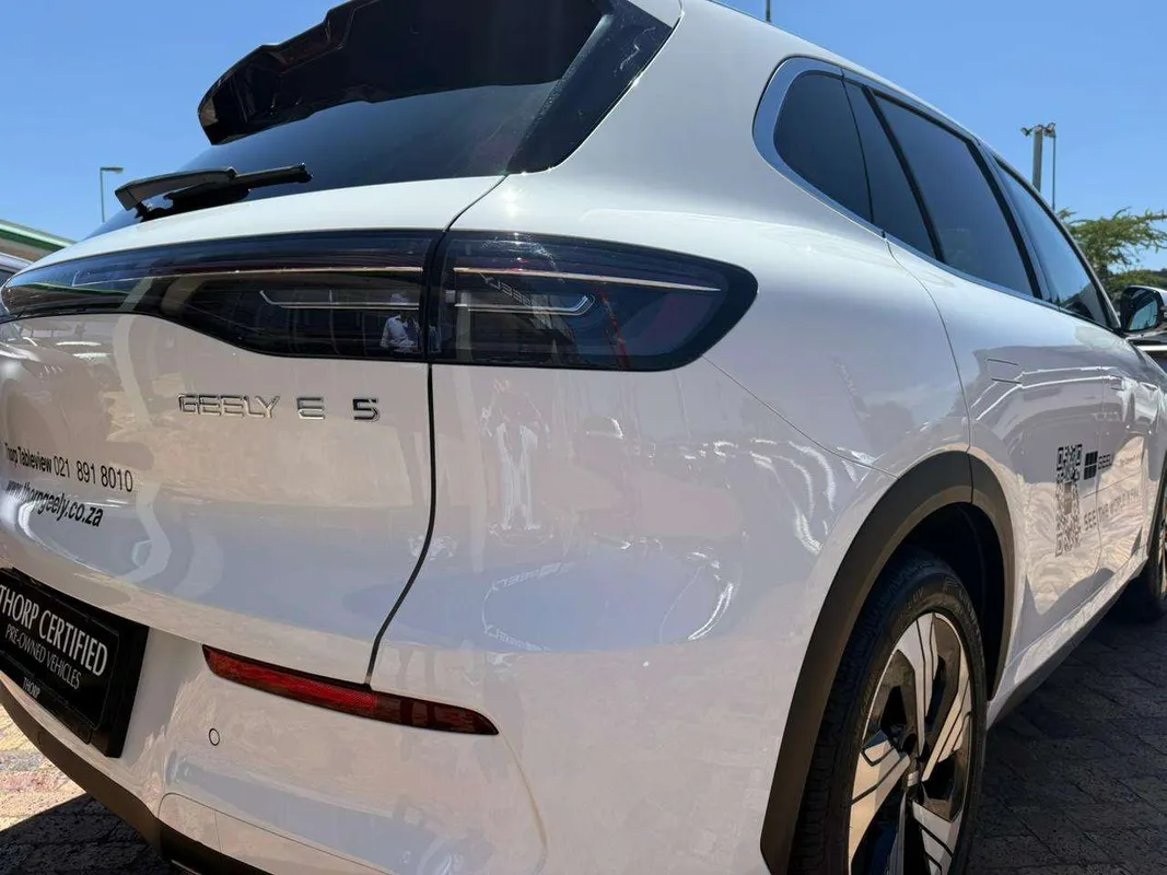 Geely E5 Apex - Image 5