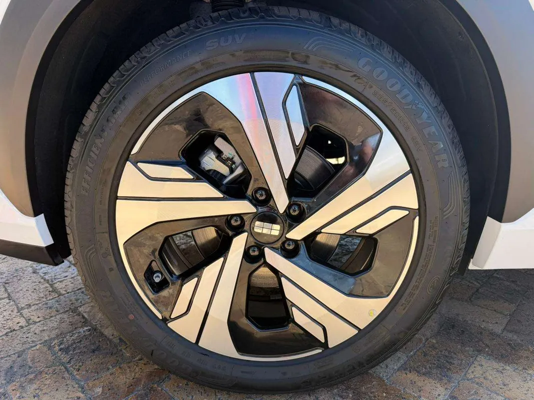 Geely E5 Apex - Image 6