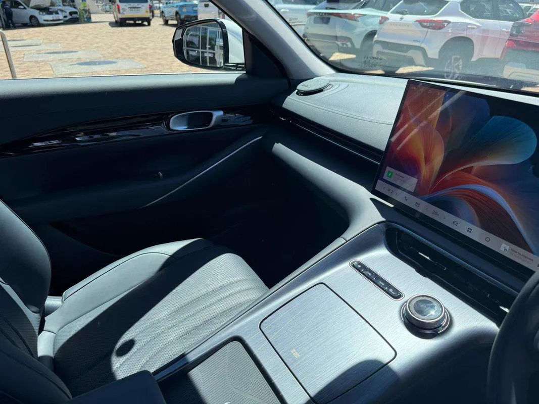 Geely E5 Apex - Image 9