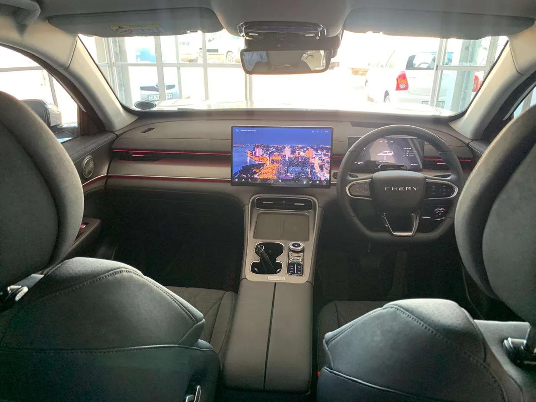 Chery Tiggo 8 1.5T CSH Apex DHT (PHEV) - Image 6
